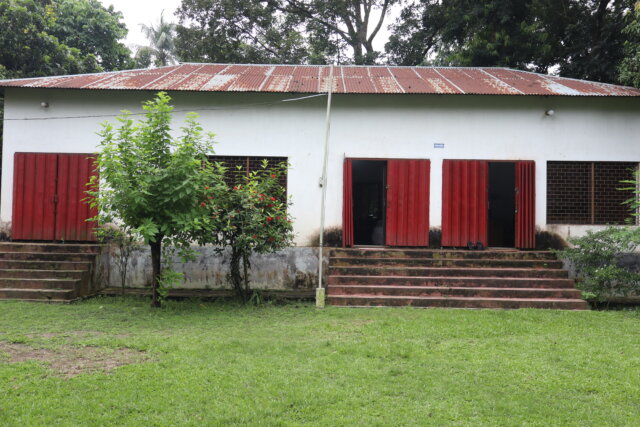 Front view of BLM-F office building
